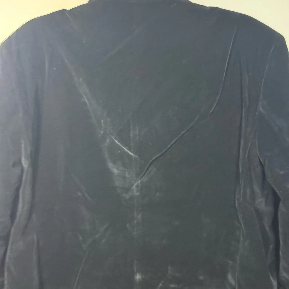 Men's Black Velvet Blazer with Silver Lapels - Picture 10 of 14